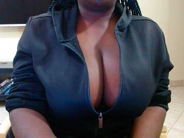 Dalia70 live cam on BongaCams