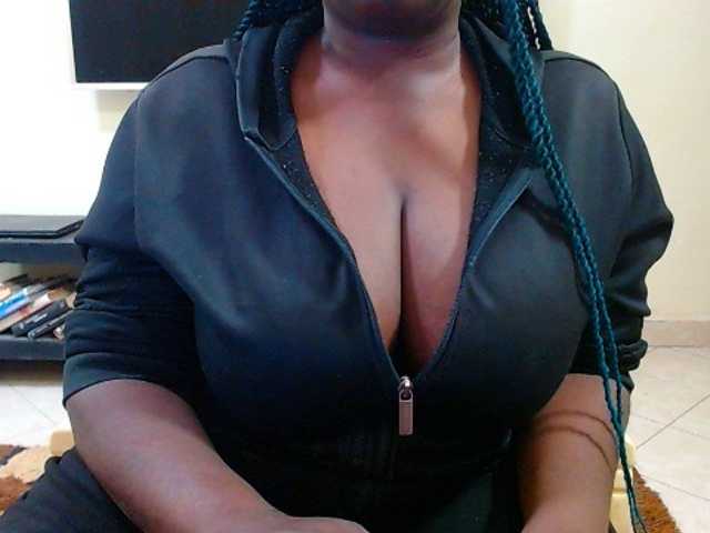 Dalia70 live cam on BongaCams