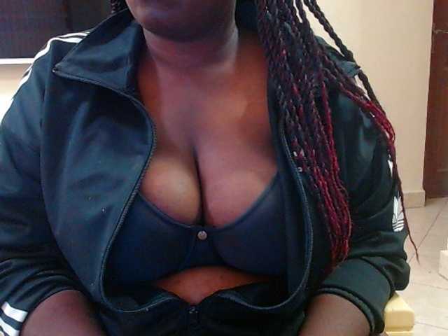 Dalia70 live cam on BongaCams