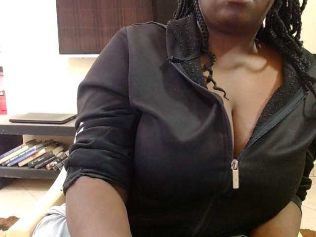 Dalia70 live cam on BongaCams