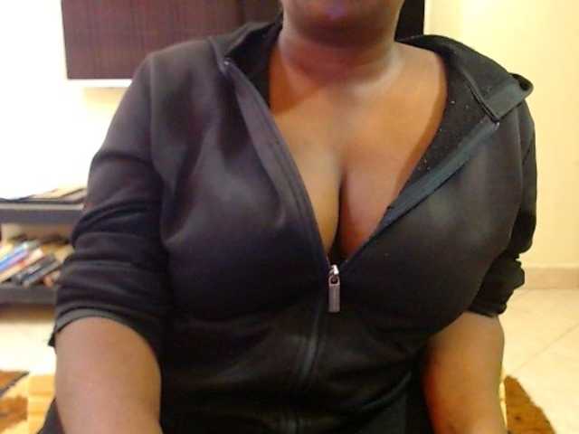 Dalia70 live cam on BongaCams