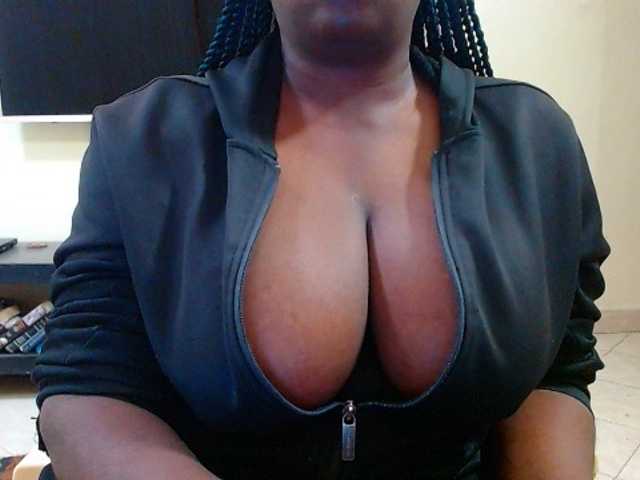 Dalia70 live cam on BongaCams