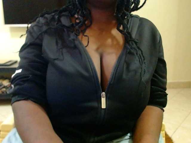 Dalia70 live cam on BongaCams
