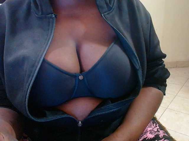 Dalia70 live cam on BongaCams