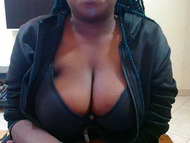 Dalia70 live cam on BongaCams