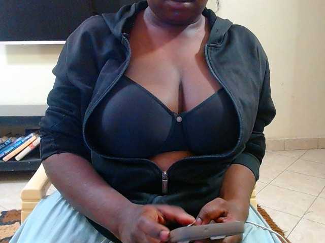 Dalia70 live cam on BongaCams