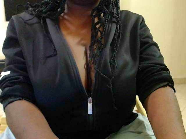 Dalia70 live cam on BongaCams