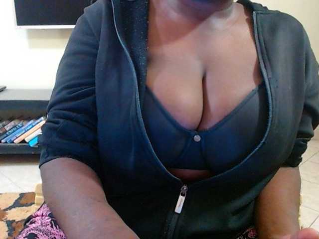 Dalia70 live cam on BongaCams