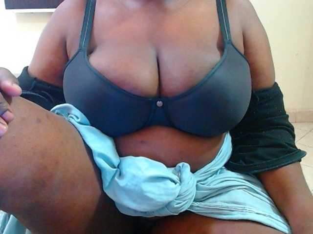 Dalia70 live cam on BongaCams