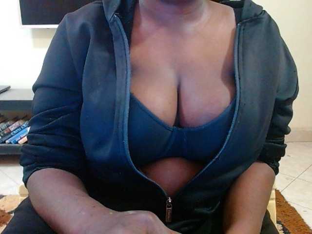 Dalia70 live cam on BongaCams
