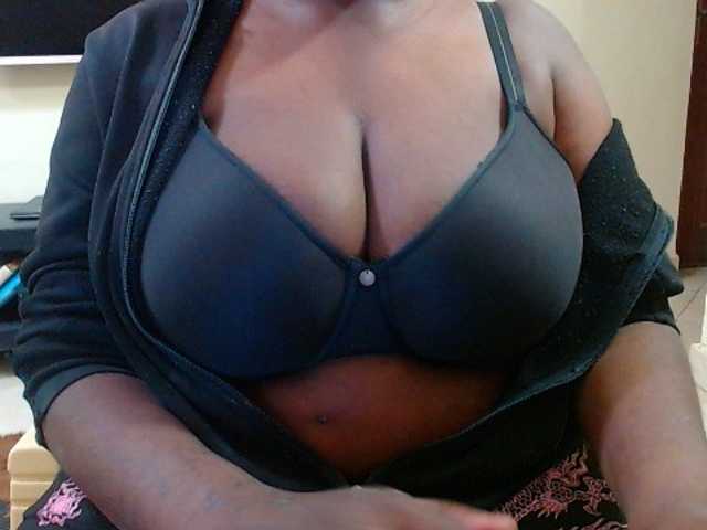 Dalia70 — live female cam
