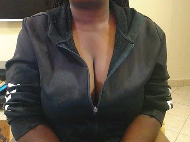Dalia70 live cam on BongaCams
