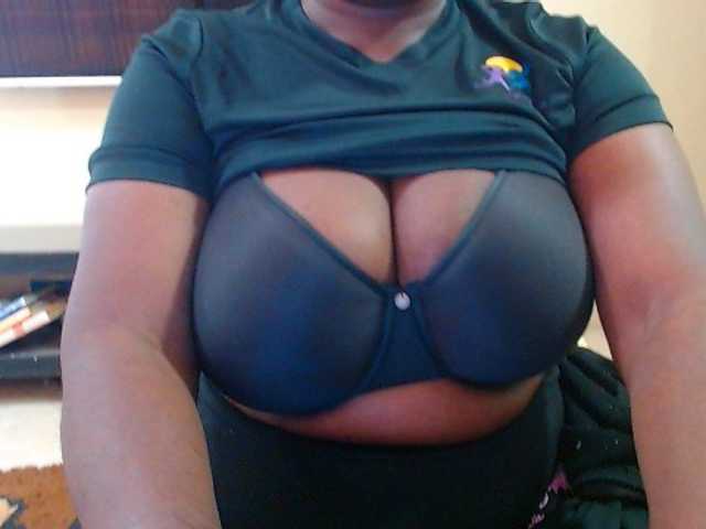 Dalia70 live cam on BongaCams