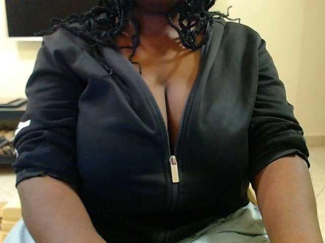 Dalia70 live cam on BongaCams