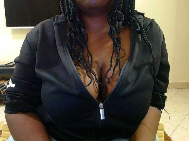 Dalia70 live cam on BongaCams