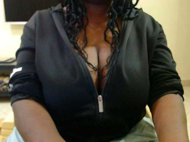 Dalia70 live cam on BongaCams