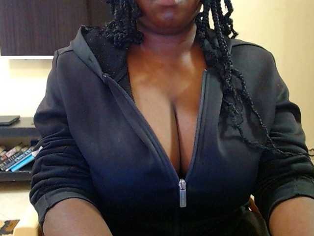 Dalia70 Live Cam on BongaCams