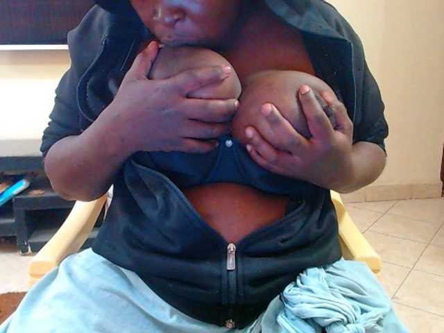 Dalia70 live cam on BongaCams