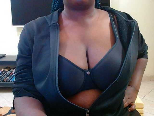Dalia70 live cam on BongaCams