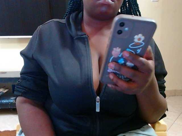 Dalia70 live cam on BongaCams