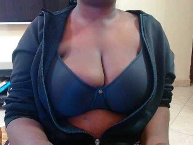 Dalia70 live cam on BongaCams