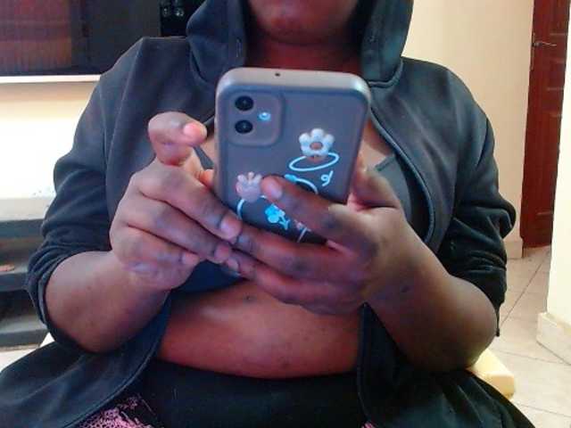 Dalia70 live cam on BongaCams