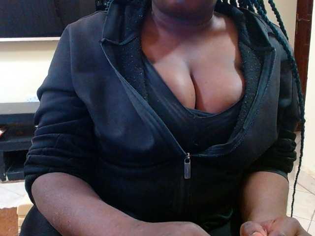 Dalia70 live cam on BongaCams