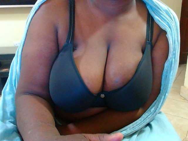 Dalia70 live cam on BongaCams