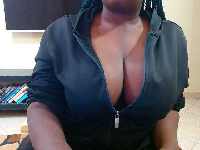 Dalia70 live cam on BongaCams