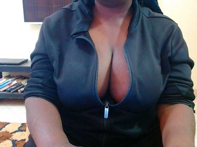 Dalia70 live cam on BongaCams