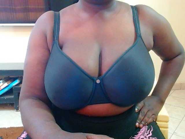 Dalia70 live cam on BongaCams
