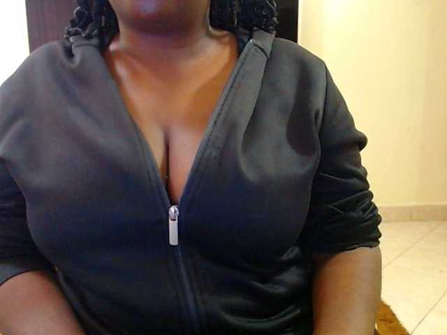 Dalia70 live cam on BongaCams