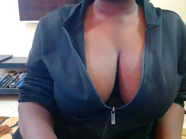 Dalia70 live cam on BongaCams