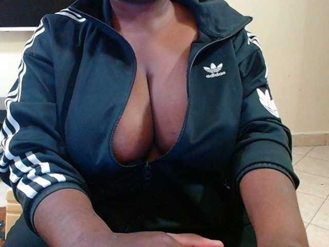 Dalia70 live cam on BongaCams