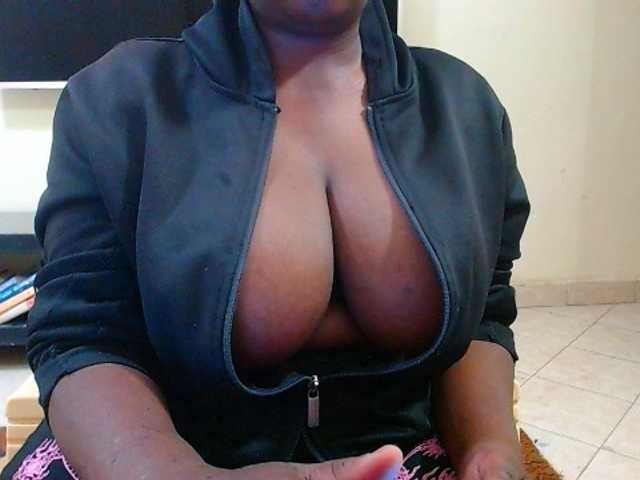 Dalia70 live cam on BongaCams