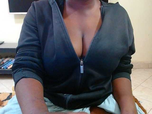 Dalia70 live cam on BongaCams