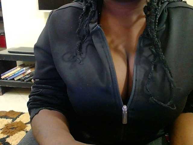 Dalia70 live cam on BongaCams