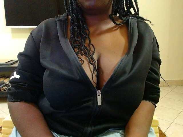 Dalia70 live cam on BongaCams