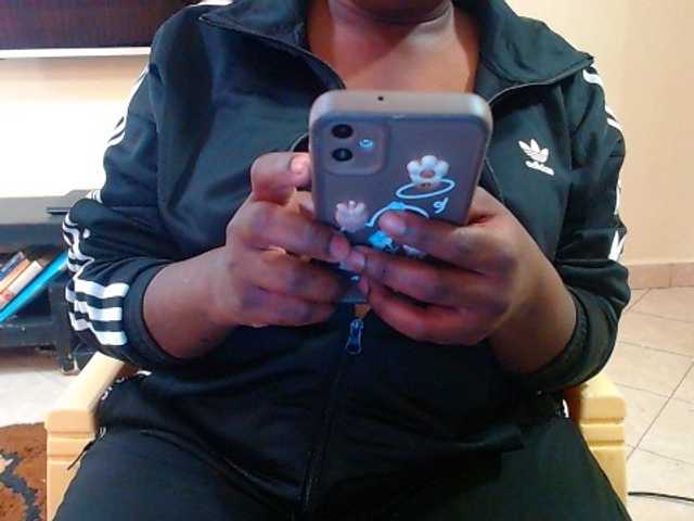 Dalia70 live cam on BongaCams