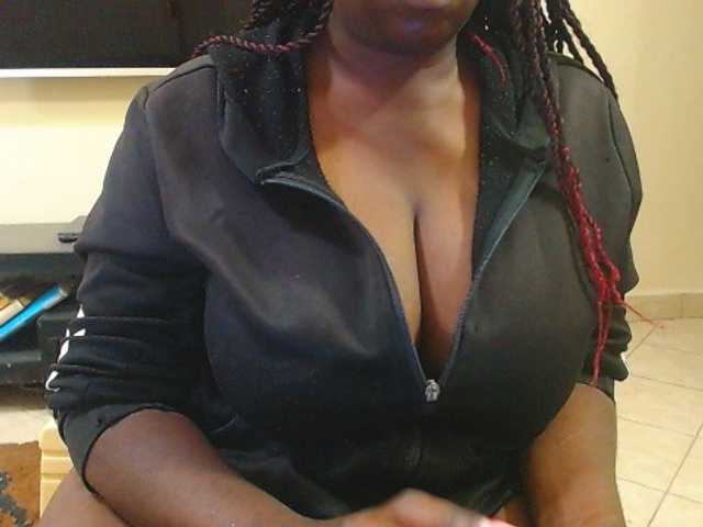 Dalia70 live cam on BongaCams