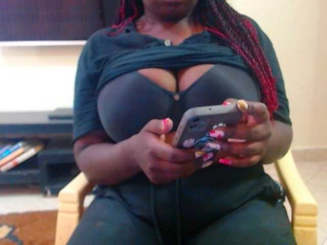 Dalia70 live cam on BongaCams
