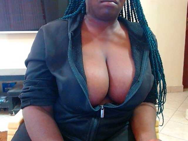 Dalia70 live cam on BongaCams