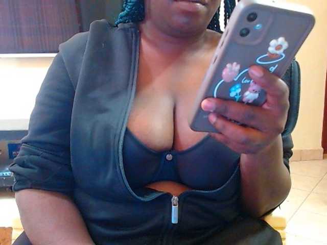 Dalia70 live cam on BongaCams