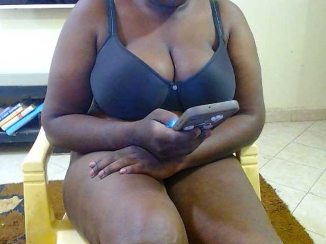 Dalia70 live cam on BongaCams