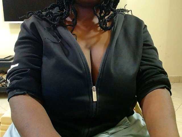 Dalia70 live cam on BongaCams