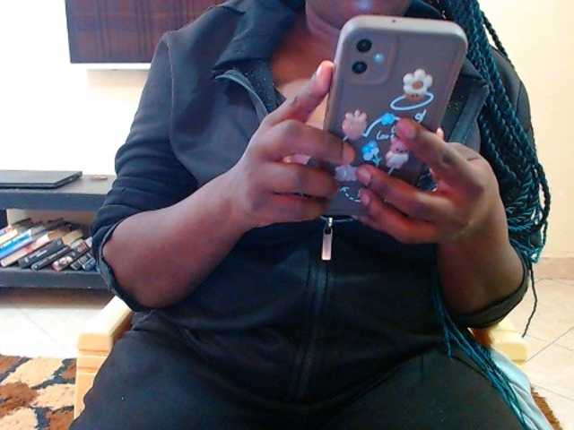 Dalia70 live cam on BongaCams