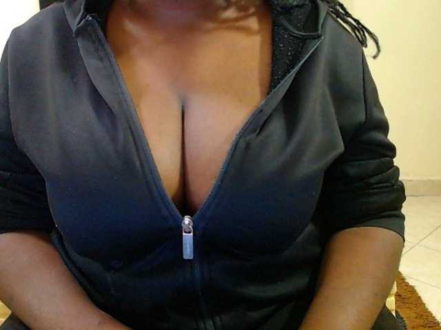 Dalia70 live cam on BongaCams