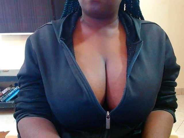 Dalia70 live cam on BongaCams