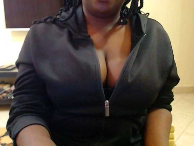 Dalia70 live cam on BongaCams