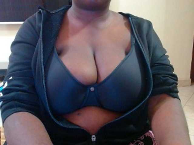 Dalia70 live cam on BongaCams